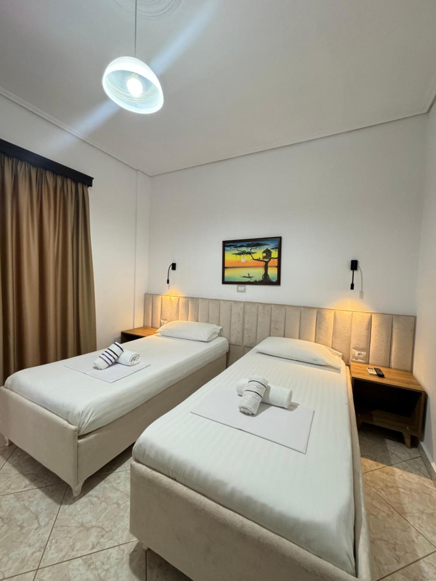 Gjestgiverier White House 2 Ksamil Sarandë